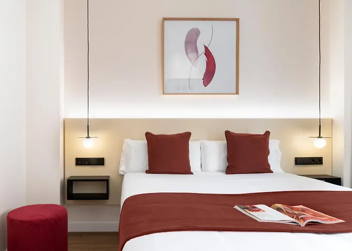 Magno Apartments Clavellinas - Pool And Parking