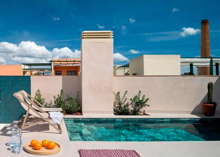 Magno Apartments Clavellinas - Pool And Parking